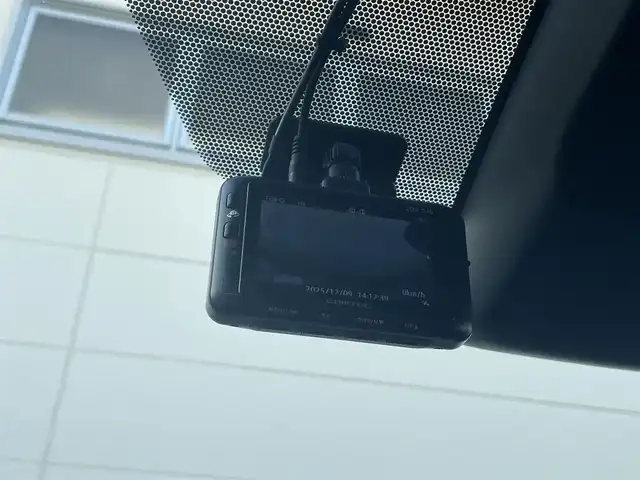 トヨタ アルファード Z 茨城県 2023(令5)年 0.9万km プラチナホワイトパールマイカ 禁煙車/トヨタセーフティーセンス/・プリクラッシュセーフティ/・レーントレーシングアシスト/・レーンディパーチャーアラート/・ロードサインアシスト/・レーダークルーズコントロール/・オートマチックハイビーム/左右独立ムーンルーフ/両側パワースライドドア/純正12.3インチナビ/・フルセグTV/Bluetooth/MiraCast/・バックカメラ/・パノラミックビューモニター/純正フリップダウンモニター/デジタルインナーミラー/ブラインドスポットモニター/メモリ式パワーシート/快適温熱シート/ベンチレーション/ステアリングヒーター/オットマン/ビルトインETC2.0/ワイヤレス充電/左右独立エアコン/電動パーキング/オートブレーキホールド/パワーバックドア/純正18インチアルミホイール/LED三眼オートヘッドライト/シーケンシャルウィンカー/プッシュスタート/スマートキー