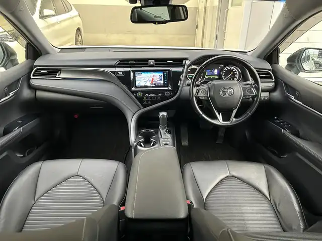 トヨタ カムリ WS 岐阜県 2018(平30)年 6.3万km プラチナホワイトパールマイカ ＫＥＮＷＯＯＤ製ドライブレコーダー対応ナビ/／フルセグ・ＢＴ・ＣＤ・ＤＶＤ　/トヨタセーフティセンス/電動リアゲート/パワーシート/前後クリアランスソナー　/電動パーキング・ブレーキホールド　/革巻きステアリング　/純正アルミホイール　/純正LEDヘッドライト/純正フロアマット/ハーフレザーシート/パドルシフト