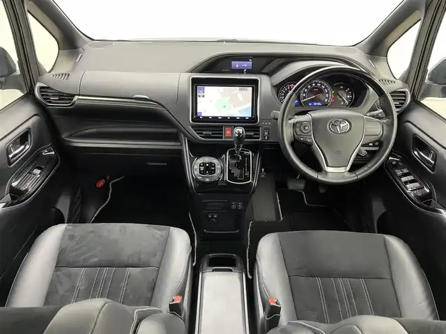 トヨタ エスクァイア Gi プレミアムパッケージ ブラックテーラード 岡山県 2021(令3)年 5.9万km スパークリングブラックパールクリスタルシャイン 純正9インチSDナビ【NSZT-Y68T】/(CD/DVD/BT/フルセグ)/純正12インチフリップダウンモニター/バックカメラ/ビルトインETC/両側パワースライドドア/トヨタセーフティセンス/・衝突軽減ブレーキ/・先行車発信通知/・横滑り防止装置/・レーンキープアシスト/・オートハイビーム/前後コーナーセンサー/クルーズコントロール/ハーフレザーシート/D/N席シートヒーター/LEDヘッドライト/スマートキー/プッシュスタート/ステアリングヒーター