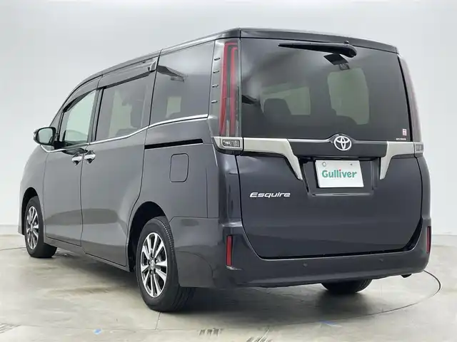 トヨタ エスクァイア Gi プレミアムパッケージ ブラックテーラード 岡山県 2021(令3)年 5.9万km スパークリングブラックパールクリスタルシャイン 純正9インチSDナビ【NSZT-Y68T】/(CD/DVD/BT/フルセグ)/純正12インチフリップダウンモニター/バックカメラ/ビルトインETC/両側パワースライドドア/トヨタセーフティセンス/・衝突軽減ブレーキ/・先行車発信通知/・横滑り防止装置/・レーンキープアシスト/・オートハイビーム/前後コーナーセンサー/クルーズコントロール/ハーフレザーシート/D/N席シートヒーター/LEDヘッドライト/スマートキー/プッシュスタート/ステアリングヒーター