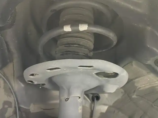 トヨタ エスクァイア Gi プレミアムパッケージ ブラックテーラード 岡山県 2021(令3)年 5.9万km スパークリングブラックパールクリスタルシャイン 純正9インチSDナビ【NSZT-Y68T】/(CD/DVD/BT/フルセグ)/純正12インチフリップダウンモニター/バックカメラ/ビルトインETC/両側パワースライドドア/トヨタセーフティセンス/・衝突軽減ブレーキ/・先行車発信通知/・横滑り防止装置/・レーンキープアシスト/・オートハイビーム/前後コーナーセンサー/クルーズコントロール/ハーフレザーシート/D/N席シートヒーター/LEDヘッドライト/スマートキー/プッシュスタート/ステアリングヒーター