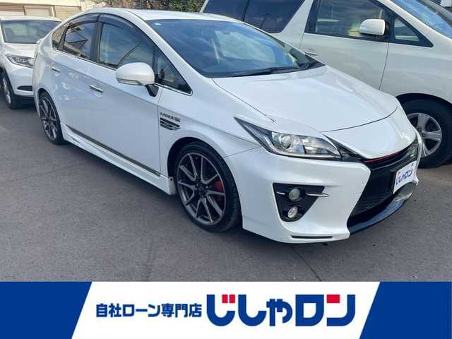 トヨタ プリウス S ツーリングセレ G’s 埼玉県 2015(平27)年 11.1万km ホワイトパールクリスタルシャイン (株)IDOMが運営する【じしゃロン川越店】の自社ローン対象車両になります。こちらは現金ご利用時の価格です。自社ローンご希望の方は別途その旨お申付け下さい。/純正メモリナビ/CD/DVD/BT/フルセグ/バックカメラ/ＥＴＣ/18インチ純正アルミ/ローダウン/スマートキー