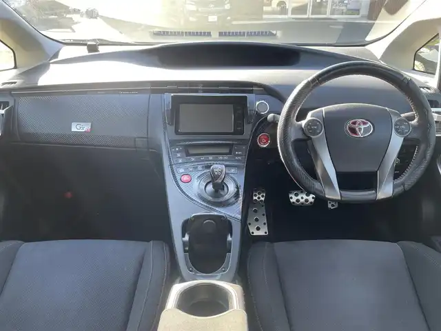 トヨタ プリウス S ツーリングセレ G’s 埼玉県 2015(平27)年 11.1万km ホワイトパールクリスタルシャイン (株)IDOMが運営する【じしゃロン川越店】の自社ローン対象車両になります。こちらは現金ご利用時の価格です。自社ローンご希望の方は別途その旨お申付け下さい。/純正メモリナビ/CD/DVD/BT/フルセグ/バックカメラ/ＥＴＣ/18インチ純正アルミ/ローダウン/スマートキー