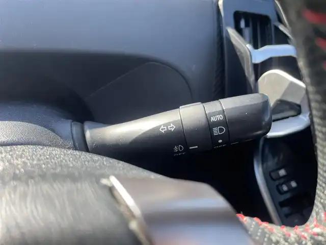 トヨタ プリウス S ツーリングセレ G’s 埼玉県 2015(平27)年 11.1万km ホワイトパールクリスタルシャイン (株)IDOMが運営する【じしゃロン川越店】の自社ローン対象車両になります。こちらは現金ご利用時の価格です。自社ローンご希望の方は別途その旨お申付け下さい。/純正メモリナビ/CD/DVD/BT/フルセグ/バックカメラ/ＥＴＣ/18インチ純正アルミ/ローダウン/スマートキー