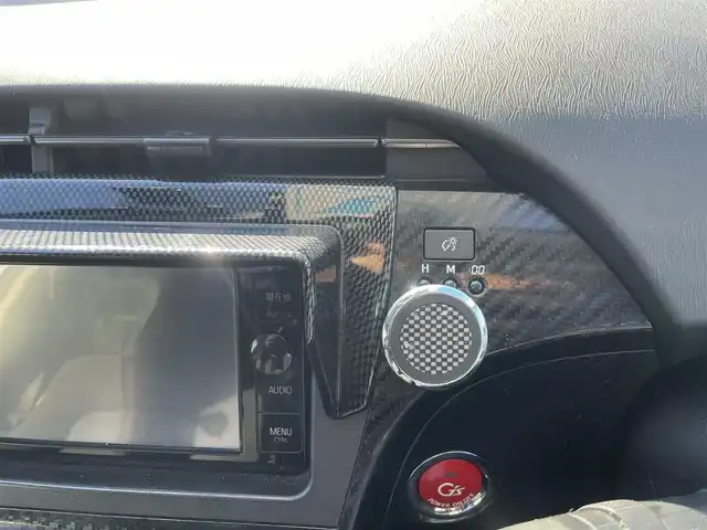 トヨタ プリウス S ツーリングセレ G’s 埼玉県 2015(平27)年 11.1万km ホワイトパールクリスタルシャイン (株)IDOMが運営する【じしゃロン川越店】の自社ローン対象車両になります。こちらは現金ご利用時の価格です。自社ローンご希望の方は別途その旨お申付け下さい。/純正メモリナビ/CD/DVD/BT/フルセグ/バックカメラ/ＥＴＣ/18インチ純正アルミ/ローダウン/スマートキー