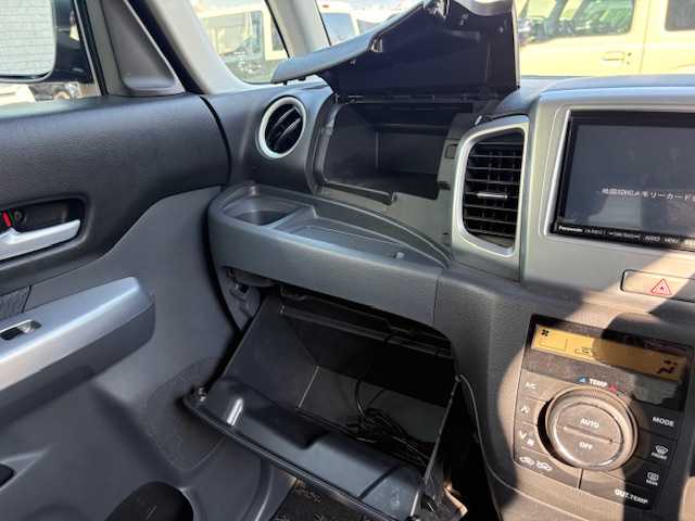 スズキ スペーシア X リミテッド 大阪府 2015(平27)年 4万km アーバンブラウンパールメタリック 純正ナビ/フルセグ/Bluetooth/DVD/CD/衝突軽減ブレーキ/両側パワースライドドア/シートヒーター/純正アルミホイール/ビルトインETC/ステアリングスイッチ/オートライト/プッシュスタート/スマートキー×2