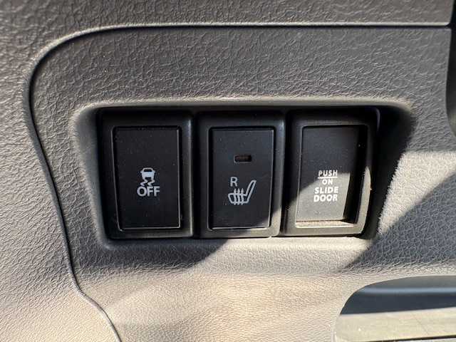 スズキ スペーシア X リミテッド 大阪府 2015(平27)年 4万km アーバンブラウンパールメタリック 純正ナビ/フルセグ/Bluetooth/DVD/CD/衝突軽減ブレーキ/両側パワースライドドア/シートヒーター/純正アルミホイール/ビルトインETC/ステアリングスイッチ/オートライト/プッシュスタート/スマートキー×2