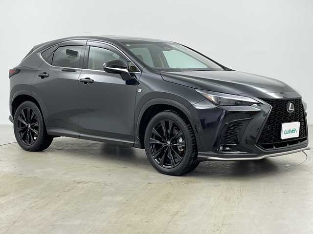 レクサス ＮＸ 350h Fスポーツ 道央・札幌 2025(令7)年 0.3万km グラファイトブラックガラスフレーク ・4WD/・ムーンルーフ/・寒冷地仕様/・純正ディスプレイオーディオ/・BT&フルセグTV&Miracast/・AppleCarPlay&AndroidAuto/・パノラミックビューモニター/・プリクラッシュセーフティ/・レーダークルーズコントロール/・ブラインドスポットモニター/・パーキングアシスト/・パドルシフト/・ヘッドアップディスプレイ/・デジタルインナーミラー/・パワーバックドア/・前席パワーシート/・前席シートヒーター&ベンチレーション/・レザーシート/・ビルトインETC2.0/・LEDヘッドライト/・オートマチックハイビーム/・オートライト/・スマートキー/・プッシュスタート