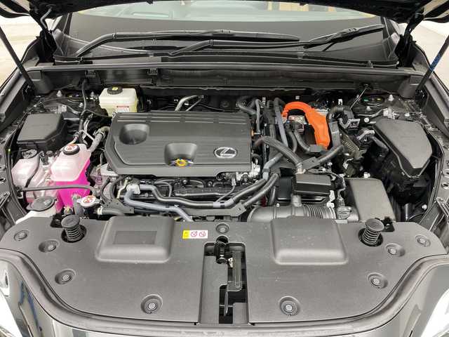 レクサス ＮＸ 350h Fスポーツ 道央・札幌 2025(令7)年 0.3万km グラファイトブラックガラスフレーク ・4WD/・ムーンルーフ/・寒冷地仕様/・純正ディスプレイオーディオ/・BT&フルセグTV&Miracast/・AppleCarPlay&AndroidAuto/・パノラミックビューモニター/・プリクラッシュセーフティ/・レーダークルーズコントロール/・ブラインドスポットモニター/・パーキングアシスト/・パドルシフト/・ヘッドアップディスプレイ/・デジタルインナーミラー/・パワーバックドア/・前席パワーシート/・前席シートヒーター&ベンチレーション/・レザーシート/・ビルトインETC2.0/・LEDヘッドライト/・オートマチックハイビーム/・オートライト/・スマートキー/・プッシュスタート