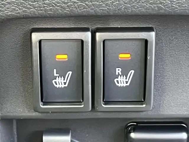 スズキ ハスラー HYBRID X 香川県 2025(令7)年 0.1千km クールカーキパールメタリック/ソフトベージュメタリック HV　X　全方位モニター付きナビゲーション＆スズキセーフティサポート(217800円)/登録時走行距離：5km/届出済未使用車/メーカー純正9型メモリナビ/　CD DVD BT フルセグTV/全方位カメラ/デュアルカメラブレーキサポート/レーンキープアシスト/レーダークルーズコントロール/クリアランスソナー/LEDヘッドライト/オートライト/フォグランプ/レベライザヘッドライト/横滑り防止装置/アイドリングストップ/ハーフレザーシート/シートヒーター/革巻きステアリング/ステアリングスイッチ/プッシュスタート/スマートキー/スペアキー/取扱説明書/保証書