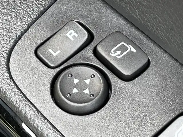 スズキ ハスラー HYBRID X 香川県 2025(令7)年 0.1千km クールカーキパールメタリック/ソフトベージュメタリック HV　X　全方位モニター付きナビゲーション＆スズキセーフティサポート(217800円)/登録時走行距離：5km/届出済未使用車/メーカー純正9型メモリナビ/　CD DVD BT フルセグTV/全方位カメラ/デュアルカメラブレーキサポート/レーンキープアシスト/レーダークルーズコントロール/クリアランスソナー/LEDヘッドライト/オートライト/フォグランプ/レベライザヘッドライト/横滑り防止装置/アイドリングストップ/ハーフレザーシート/シートヒーター/革巻きステアリング/ステアリングスイッチ/プッシュスタート/スマートキー/スペアキー/取扱説明書/保証書