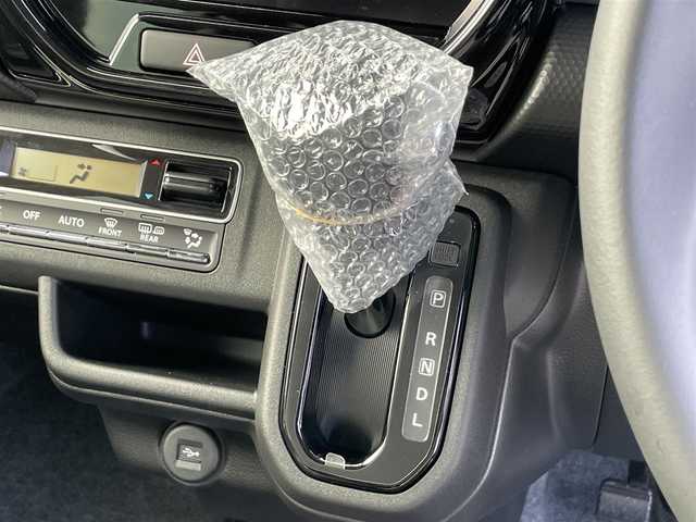 スズキ ハスラー HYBRID X 香川県 2025(令7)年 0.1千km クールカーキパールメタリック/ソフトベージュメタリック HV　X　全方位モニター付きナビゲーション＆スズキセーフティサポート(217800円)/登録時走行距離：5km/届出済未使用車/メーカー純正9型メモリナビ/　CD DVD BT フルセグTV/全方位カメラ/デュアルカメラブレーキサポート/レーンキープアシスト/レーダークルーズコントロール/クリアランスソナー/LEDヘッドライト/オートライト/フォグランプ/レベライザヘッドライト/横滑り防止装置/アイドリングストップ/ハーフレザーシート/シートヒーター/革巻きステアリング/ステアリングスイッチ/プッシュスタート/スマートキー/スペアキー/取扱説明書/保証書