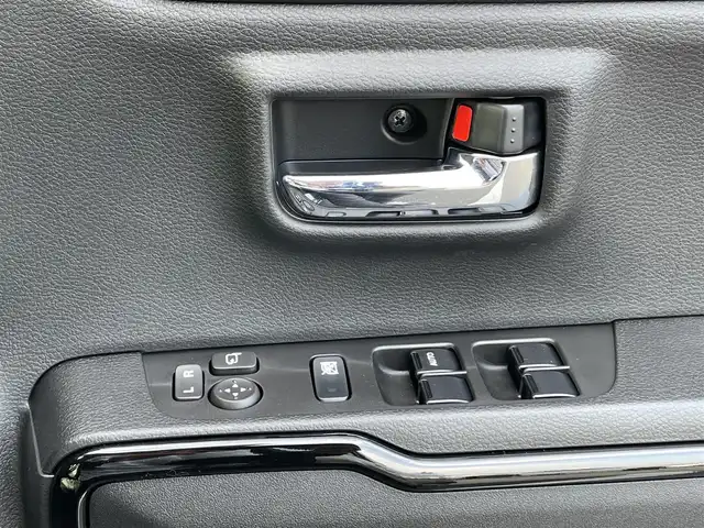 スズキ ハスラー HYBRID X 香川県 2025(令7)年 0.1千km クールカーキパールメタリック/ソフトベージュメタリック HV　X　全方位モニター付きナビゲーション＆スズキセーフティサポート(217800円)/登録時走行距離：5km/届出済未使用車/メーカー純正9型メモリナビ/　CD DVD BT フルセグTV/全方位カメラ/デュアルカメラブレーキサポート/レーンキープアシスト/レーダークルーズコントロール/クリアランスソナー/LEDヘッドライト/オートライト/フォグランプ/レベライザヘッドライト/横滑り防止装置/アイドリングストップ/ハーフレザーシート/シートヒーター/革巻きステアリング/ステアリングスイッチ/プッシュスタート/スマートキー/スペアキー/取扱説明書/保証書