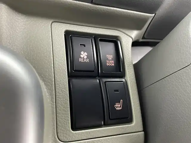 スズキ エブリィ ワゴン PZターボ 富山県 2023(令5)年 1.4万km クールカーキPM ４WD/社外オーディオ（DEH5600)（CD）/リアコーナーセンサー/ETC/運転席シートヒーター/セーフティサポート/　　・衝突軽減ブレーキ/　　・レーンキープ/左パワースライドドア/スマートキー/プッシュスタート/オートライト/HIDヘッドライト/フォグ/純正１４インチAW/横滑防止装置/電動格納ミラー/純正マット・バイザー/保証書