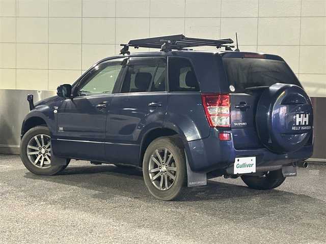 スズキ エスクード 2．7 ヘリーハンセンリミテッド 東京都 2007(平19)年 0.8万km キャッツアイブルーメタリック ワンオーナー/フルタイム４WD/サンルーフ/社外オーディオ/シートヒーター/社外１７インチアルミホイール/純正フロアマット/TERZOルーフキャリア/HELLY　HANSENラケッジマット/ドアバイザー/電動格納ミラー/保証書/取扱説明書