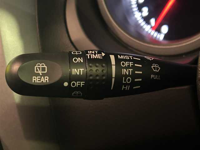 スズキ エスクード 2．7 ヘリーハンセンリミテッド 東京都 2007(平19)年 0.8万km キャッツアイブルーメタリック ワンオーナー/フルタイム４WD/サンルーフ/社外オーディオ/シートヒーター/社外１７インチアルミホイール/純正フロアマット/TERZOルーフキャリア/HELLY　HANSENラケッジマット/ドアバイザー/電動格納ミラー/保証書/取扱説明書