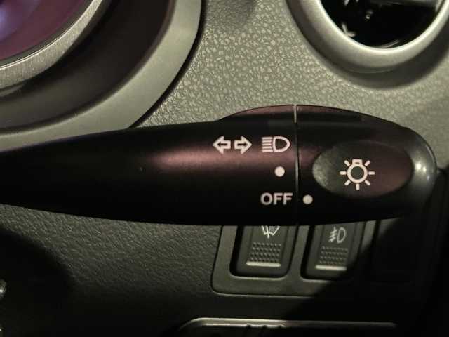 スズキ エスクード 2．7 ヘリーハンセンリミテッド 東京都 2007(平19)年 0.8万km キャッツアイブルーメタリック ワンオーナー/フルタイム４WD/サンルーフ/社外オーディオ/シートヒーター/社外１７インチアルミホイール/純正フロアマット/TERZOルーフキャリア/HELLY　HANSENラケッジマット/ドアバイザー/電動格納ミラー/保証書/取扱説明書