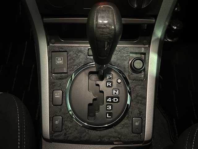 スズキ エスクード 2．7 ヘリーハンセンリミテッド 東京都 2007(平19)年 0.8万km キャッツアイブルーメタリック ワンオーナー/フルタイム４WD/サンルーフ/社外オーディオ/シートヒーター/社外１７インチアルミホイール/純正フロアマット/TERZOルーフキャリア/HELLY　HANSENラケッジマット/ドアバイザー/電動格納ミラー/保証書/取扱説明書