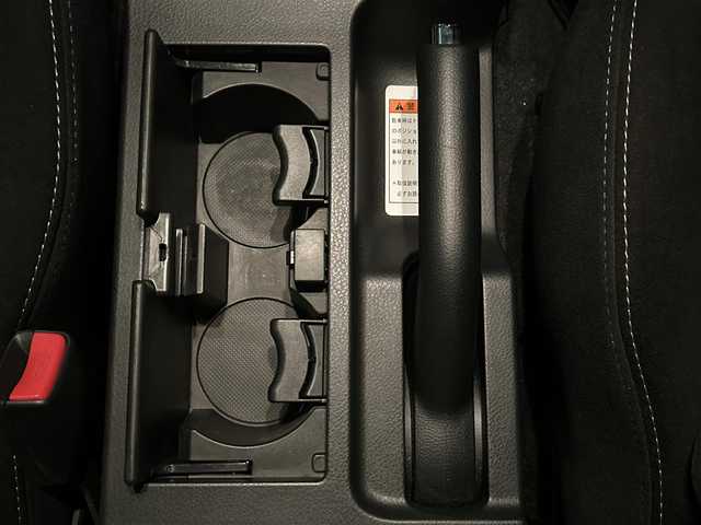 スズキ エスクード 2．7 ヘリーハンセンリミテッド 東京都 2007(平19)年 0.8万km キャッツアイブルーメタリック ワンオーナー/フルタイム４WD/サンルーフ/社外オーディオ/シートヒーター/社外１７インチアルミホイール/純正フロアマット/TERZOルーフキャリア/HELLY　HANSENラケッジマット/ドアバイザー/電動格納ミラー/保証書/取扱説明書