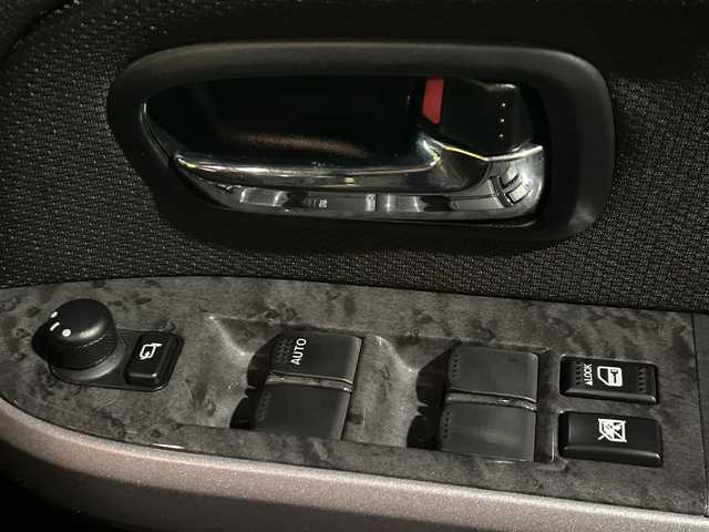 スズキ エスクード 2．7 ヘリーハンセンリミテッド 東京都 2007(平19)年 0.8万km キャッツアイブルーメタリック ワンオーナー/フルタイム４WD/サンルーフ/社外オーディオ/シートヒーター/社外１７インチアルミホイール/純正フロアマット/TERZOルーフキャリア/HELLY　HANSENラケッジマット/ドアバイザー/電動格納ミラー/保証書/取扱説明書