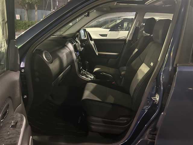 スズキ エスクード 2．7 ヘリーハンセンリミテッド 東京都 2007(平19)年 0.8万km キャッツアイブルーメタリック ワンオーナー/フルタイム４WD/サンルーフ/社外オーディオ/シートヒーター/社外１７インチアルミホイール/純正フロアマット/TERZOルーフキャリア/HELLY　HANSENラケッジマット/ドアバイザー/電動格納ミラー/保証書/取扱説明書