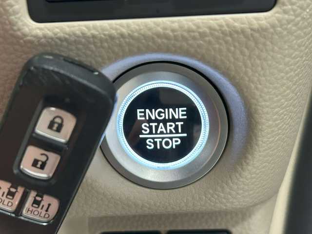 ホンダ Ｎ ＢＯＸ G L ターボ ホンダセンシング 秋田県 2020(令2)年 5.1万km ブリティッシュグリーンP 4WD/両側パワースライドドア/衝突被害軽減システム/LEDヘッドライト/純正メモリナビ(CD/BT/AM/FM/USB)/バックカメラ/スマートキー/アイドリングストップ/プッシュスタート/クルーズコントロール追従走行有/ステアリングスイッチ/前席シートヒーター/ビルトインETC/純正フロアマット/オートライト/オートマチックハイビーム/オートエアコン/パワーステアリング/パワーウィンドウ/パドルシフト/横滑り防止/盗難防止装置/寒冷地仕様/電動格納ウィンカーミラー/保証書/取扱説明書/記録簿/スペアキー×1