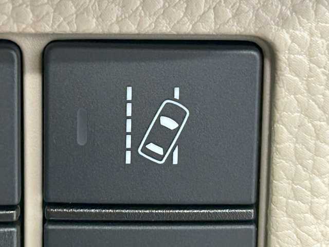 ホンダ Ｎ ＢＯＸ G L ターボ ホンダセンシング 秋田県 2020(令2)年 5.1万km ブリティッシュグリーンP 4WD/両側パワースライドドア/衝突被害軽減システム/LEDヘッドライト/純正メモリナビ(CD/BT/AM/FM/USB)/バックカメラ/スマートキー/アイドリングストップ/プッシュスタート/クルーズコントロール追従走行有/ステアリングスイッチ/前席シートヒーター/ビルトインETC/純正フロアマット/オートライト/オートマチックハイビーム/オートエアコン/パワーステアリング/パワーウィンドウ/パドルシフト/横滑り防止/盗難防止装置/寒冷地仕様/電動格納ウィンカーミラー/保証書/取扱説明書/記録簿/スペアキー×1