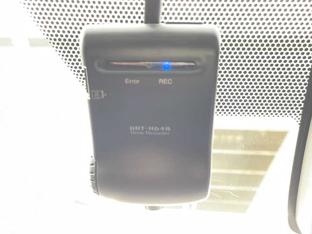 トヨタ カローラ アクシオ ハイブリッドG 愛媛県 2016(平28)年 8.9万km ホワイトパールクリスタルシャイン 純正ナビ/・ワンセグ/CD/BT/バックカメラ/プリクラッシュセーフティ/レーンキープアシスト/オートハイビーム/ステアリングスイッチ/オートライト/ウィンカーミラー/リモコンキー/電格ミラー