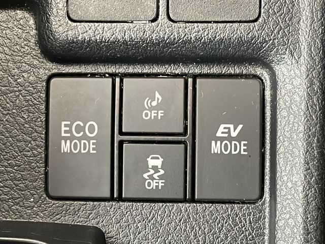 トヨタ カローラ アクシオ ハイブリッドG 愛媛県 2016(平28)年 8.9万km ホワイトパールクリスタルシャイン 純正ナビ/・ワンセグ/CD/BT/バックカメラ/プリクラッシュセーフティ/レーンキープアシスト/オートハイビーム/ステアリングスイッチ/オートライト/ウィンカーミラー/リモコンキー/電格ミラー