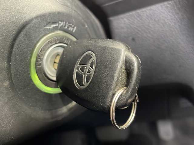 トヨタ カローラ アクシオ ハイブリッドG 愛媛県 2016(平28)年 8.9万km ホワイトパールクリスタルシャイン 純正ナビ/・ワンセグ/CD/BT/バックカメラ/プリクラッシュセーフティ/レーンキープアシスト/オートハイビーム/ステアリングスイッチ/オートライト/ウィンカーミラー/リモコンキー/電格ミラー