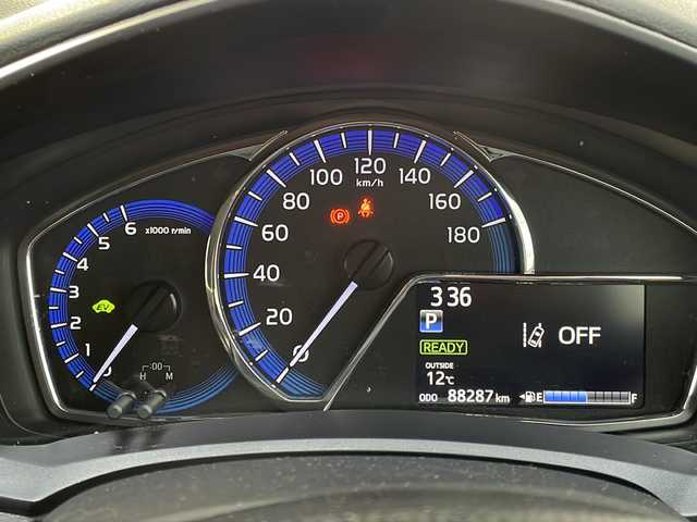 トヨタ カローラ アクシオ ハイブリッドG 愛媛県 2016(平28)年 8.9万km ホワイトパールクリスタルシャイン 純正ナビ/・ワンセグ/CD/BT/バックカメラ/プリクラッシュセーフティ/レーンキープアシスト/オートハイビーム/ステアリングスイッチ/オートライト/ウィンカーミラー/リモコンキー/電格ミラー