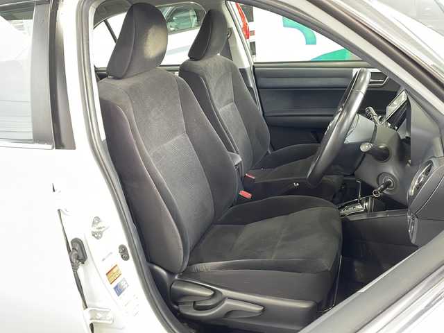 トヨタ カローラ アクシオ ハイブリッドG 愛媛県 2016(平28)年 8.9万km ホワイトパールクリスタルシャイン 純正ナビ/・ワンセグ/CD/BT/バックカメラ/プリクラッシュセーフティ/レーンキープアシスト/オートハイビーム/ステアリングスイッチ/オートライト/ウィンカーミラー/リモコンキー/電格ミラー