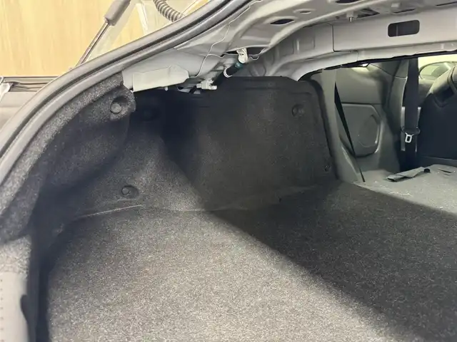 トヨタ ＧＲ８６ RZ 三重県 2022(令4)年 3.2万km クリスタルホワイトパール プレミアムガソリン/FR/6F/トヨタ純正 9インチナビ NSZT-Y68T/（FM/AM/CD/DVD/SD/SDREC/Bluetooth/TV）/安全/・後側方警戒支援システム［BSD］/・リヤクロストラフィックアラート［RCTA］/・VSC（横滑り防止機能）/・EBD付ABS/・SRS サイド＆カーテンシールドエアバッグ/装備/・ステアリング連動ヘッドライト［SRH］/・左右独立温度独立調整オートエアコン/・定速クルーズコントロール/・ステアリングスイッチ/・オートライト/・LEDヘッドライト/・リヤフォグライト/・充電用USBジャックx2/・走行制御モード（スポーツ/スノー）/・TRACKモード/・プッシュスタート/・スマートキーx2/・BOXERメーター（7インチカラー×液晶メーター）/・純正18inAW/・保/取/ナビ取/など