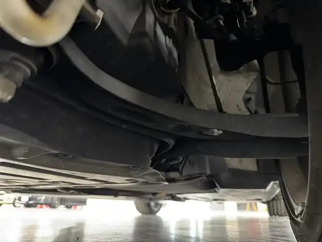 トヨタ ＧＲ８６ RZ 三重県 2022(令4)年 3.2万km クリスタルホワイトパール プレミアムガソリン/FR/6F/トヨタ純正 9インチナビ NSZT-Y68T/（FM/AM/CD/DVD/SD/SDREC/Bluetooth/TV）/安全/・後側方警戒支援システム［BSD］/・リヤクロストラフィックアラート［RCTA］/・VSC（横滑り防止機能）/・EBD付ABS/・SRS サイド＆カーテンシールドエアバッグ/装備/・ステアリング連動ヘッドライト［SRH］/・左右独立温度独立調整オートエアコン/・定速クルーズコントロール/・ステアリングスイッチ/・オートライト/・LEDヘッドライト/・リヤフォグライト/・充電用USBジャックx2/・走行制御モード（スポーツ/スノー）/・TRACKモード/・プッシュスタート/・スマートキーx2/・BOXERメーター（7インチカラー×液晶メーター）/・純正18inAW/・保/取/ナビ取/など
