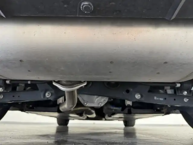 トヨタ ＧＲ８６ RZ 三重県 2022(令4)年 3.2万km クリスタルホワイトパール プレミアムガソリン/FR/6F/トヨタ純正 9インチナビ NSZT-Y68T/（FM/AM/CD/DVD/SD/SDREC/Bluetooth/TV）/安全/・後側方警戒支援システム［BSD］/・リヤクロストラフィックアラート［RCTA］/・VSC（横滑り防止機能）/・EBD付ABS/・SRS サイド＆カーテンシールドエアバッグ/装備/・ステアリング連動ヘッドライト［SRH］/・左右独立温度独立調整オートエアコン/・定速クルーズコントロール/・ステアリングスイッチ/・オートライト/・LEDヘッドライト/・リヤフォグライト/・充電用USBジャックx2/・走行制御モード（スポーツ/スノー）/・TRACKモード/・プッシュスタート/・スマートキーx2/・BOXERメーター（7インチカラー×液晶メーター）/・純正18inAW/・保/取/ナビ取/など