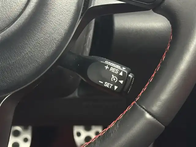トヨタ ＧＲ８６ RZ 三重県 2022(令4)年 3.2万km クリスタルホワイトパール プレミアムガソリン/FR/6F/トヨタ純正 9インチナビ NSZT-Y68T/（FM/AM/CD/DVD/SD/SDREC/Bluetooth/TV）/安全/・後側方警戒支援システム［BSD］/・リヤクロストラフィックアラート［RCTA］/・VSC（横滑り防止機能）/・EBD付ABS/・SRS サイド＆カーテンシールドエアバッグ/装備/・ステアリング連動ヘッドライト［SRH］/・左右独立温度独立調整オートエアコン/・定速クルーズコントロール/・ステアリングスイッチ/・オートライト/・LEDヘッドライト/・リヤフォグライト/・充電用USBジャックx2/・走行制御モード（スポーツ/スノー）/・TRACKモード/・プッシュスタート/・スマートキーx2/・BOXERメーター（7インチカラー×液晶メーター）/・純正18inAW/・保/取/ナビ取/など