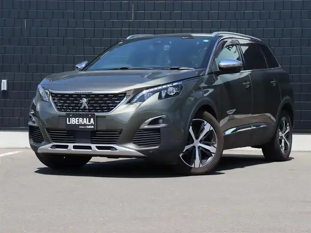プジョー ５００８ GT ブルーHDi 宮城県 2017(平29)年 1.8万km アマゾナイトグレー 純正ナビ【ＢＴ／ＵＳＢ／フルセグＴＶ】/サンルーフ　/アダプティブクルーズコントロール　/バックカメラ　/サイドカメラ/ワイヤレス充電　/ハーフレザーシート　/パドルシフト　/パーキングセンサー/ブラインドスポットモニター/アクティブセーフティブレーキ/電動リアゲート/ダウンヒルアシストコントロール/ルーフレール/レーンキープアシスト/オートライト/純正18インチAW　/純正フロアマット/ＬＥＤヘッドライト　/リアフォグランプ/ETC/プッシュスタート/スマートキー/MTモード付/禁煙車