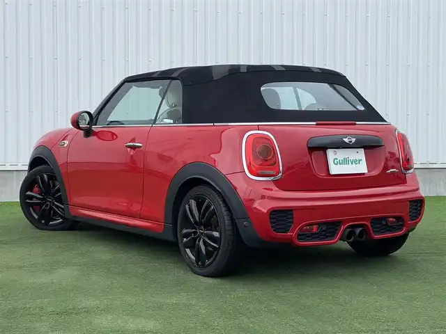 ＭＩＮＩ ミニ ジョンクーパーワークス コンバチ 香川県 2017(平29)年 3.9万km 赤Ⅱ 純正ナビ/→AM/FM/Bluetooth/ETC/バックカメラ/シートヒーター/LEDヘッドライト/ヘッドアップディスプレイ/レザーシート/アイドリングストップ/コーナーセンサー/ステアリングスイッチ/パドルシフト/革巻きステアリング/スマートキー/スペアキー×1/純正17インチアルミホイール