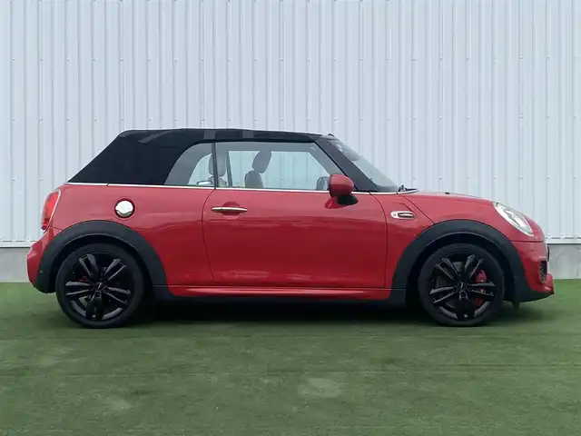 ＭＩＮＩ ミニ ジョンクーパーワークス コンバチ 香川県 2017(平29)年 3.9万km 赤Ⅱ 純正ナビ/→AM/FM/Bluetooth/ETC/バックカメラ/シートヒーター/LEDヘッドライト/ヘッドアップディスプレイ/レザーシート/アイドリングストップ/コーナーセンサー/ステアリングスイッチ/パドルシフト/革巻きステアリング/スマートキー/スペアキー×1/純正17インチアルミホイール