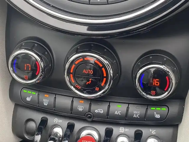 ＭＩＮＩ ミニ ジョンクーパーワークス コンバチ 香川県 2017(平29)年 3.9万km 赤Ⅱ 純正ナビ/→AM/FM/Bluetooth/ETC/バックカメラ/シートヒーター/LEDヘッドライト/ヘッドアップディスプレイ/レザーシート/アイドリングストップ/コーナーセンサー/ステアリングスイッチ/パドルシフト/革巻きステアリング/スマートキー/スペアキー×1/純正17インチアルミホイール