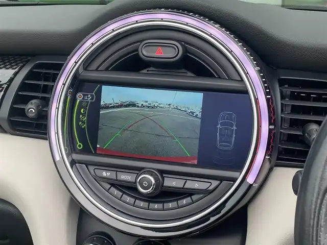 ＭＩＮＩ ミニ ジョンクーパーワークス コンバチ 香川県 2017(平29)年 3.9万km 赤Ⅱ 純正ナビ/→AM/FM/Bluetooth/ETC/バックカメラ/シートヒーター/LEDヘッドライト/ヘッドアップディスプレイ/レザーシート/アイドリングストップ/コーナーセンサー/ステアリングスイッチ/パドルシフト/革巻きステアリング/スマートキー/スペアキー×1/純正17インチアルミホイール