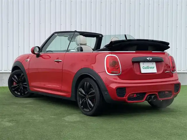 ＭＩＮＩ ミニ ジョンクーパーワークス コンバチ 香川県 2017(平29)年 3.9万km 赤Ⅱ 純正ナビ/→AM/FM/Bluetooth/ETC/バックカメラ/シートヒーター/LEDヘッドライト/ヘッドアップディスプレイ/レザーシート/アイドリングストップ/コーナーセンサー/ステアリングスイッチ/パドルシフト/革巻きステアリング/スマートキー/スペアキー×1/純正17インチアルミホイール