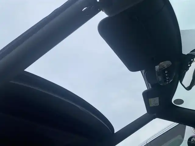 ＭＩＮＩ ミニ ジョンクーパーワークス コンバチ 香川県 2017(平29)年 3.9万km 赤Ⅱ 純正ナビ/→AM/FM/Bluetooth/ETC/バックカメラ/シートヒーター/LEDヘッドライト/ヘッドアップディスプレイ/レザーシート/アイドリングストップ/コーナーセンサー/ステアリングスイッチ/パドルシフト/革巻きステアリング/スマートキー/スペアキー×1/純正17インチアルミホイール
