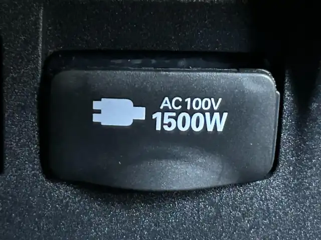 トヨタ プリウス Z 静岡県 2023(令5)年 3.8万km アティチュードブラックマイカ トヨタチームメイト/アドバンストパーク（駐車支援機能）/トヨタセーフティセンス/・レーダークルーズコントロール/・プリクラッシュセーフティー/・レーンディパーチャーアラート/・ブラインドスポットモニター/・クリアランスソナー/・後方車両接近告知/・パーキングサポートブレーキ/・ロードサインアシスト/・リヤクロストラフィックアラート/・プロアクティブドライビングアシスト/・リヤカメラディテクション/・安心降車アシスト/12.3型ディスプレイオーディオ/（TVキット付/走行中視聴可能）/ナビ機能なし/・BT.AM.FM.Miracast.USB/パノラミックビューモニター/デジタルインナーミラー/パワーバックドア/パワーシート/メモリ機能有り/合皮シート/シートヒーター /シートベンチレーション/ビルトインETC2.0/ダウンサス（RSR Ti2000)/ワイヤレス充電/ハンドルヒーター/純正19インチAW/AC100V1500W/純正フロアマット/LEDヘッドライト/ステアリングスイッチ
