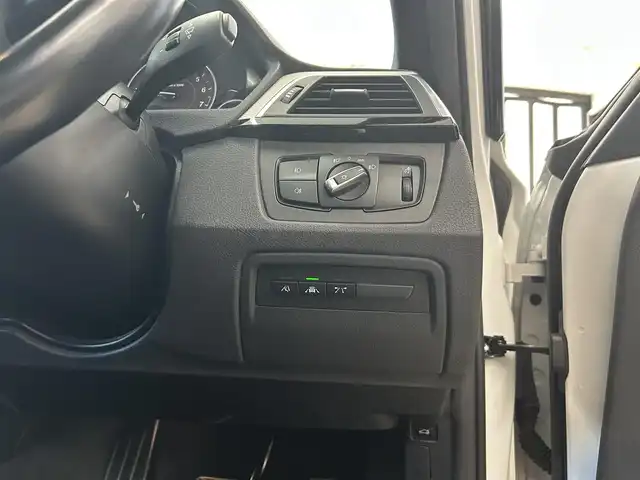 ＢＭＷ ３２０ｉ ツーリング Mスポーツ 東京都 2016(平28)年 5.9万km 白 純正メーカーナビ/(Bluetooth／CD／DVD／USB)/オートエアコン/ドライブレコーダー/アクティブクルーズコントロール/プッシュスタート/パドルシフト/運転席メモリーシート/運転席、助手席パワーシート/純正19インチアルミホイール/コーナーセンサー/W＋サイド＆ABS/電動格納ミラー/アイドリングストップ/プライバシーガラス/スポーツモード/ISOFIX/LEDヘッドライト/フロントフォグ/リアフォグ/革巻きステアリング/LKA/横滑り防止装置/取扱説明書/記録簿（R4.5/R6.5）