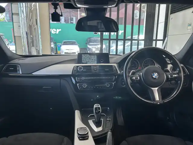 ＢＭＷ ３２０ｉ ツーリング Mスポーツ 東京都 2016(平28)年 5.9万km 白 純正メーカーナビ/(Bluetooth／CD／DVD／USB)/オートエアコン/ドライブレコーダー/アクティブクルーズコントロール/プッシュスタート/パドルシフト/運転席メモリーシート/運転席、助手席パワーシート/純正19インチアルミホイール/コーナーセンサー/W＋サイド＆ABS/電動格納ミラー/アイドリングストップ/プライバシーガラス/スポーツモード/ISOFIX/LEDヘッドライト/フロントフォグ/リアフォグ/革巻きステアリング/LKA/横滑り防止装置/取扱説明書/記録簿（R4.5/R6.5）