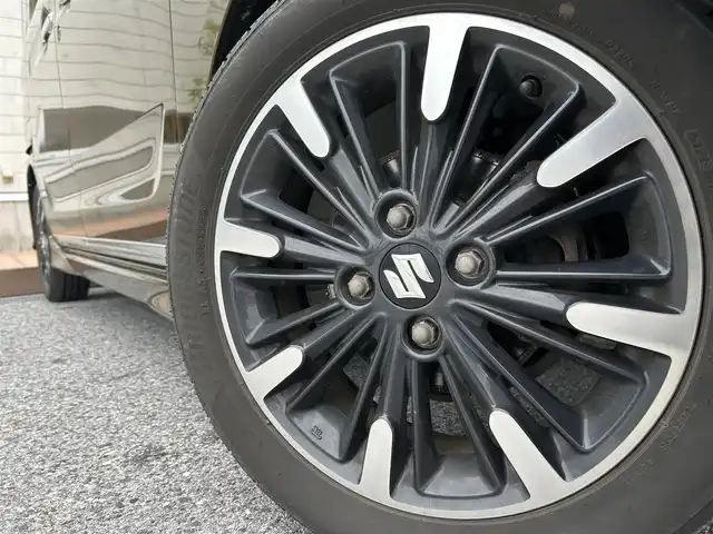 スズキ スペーシア カスタム HYBRID XS ターボ 滋賀県 2018(平30)年 10.4万km ブレイブカーキパール/ブラック2トーン ガソリン（ハイブリッド）/2WD(FF)/CVT/7インチケンウッドナビ(MDV-D504BTW)/(AM/FM/CD/DVD/Bluetooth/iPod/USB/SD/フルセグTV)/バックカメラ/ハーフレザーシート/シートヒーター/両側パワースライドドア/衝突軽減ブレーキ/レーントレーシングアシスト/オートマチックハイビーム/コーナーセンサー/横滑り防止装置/アイドリングストップ/革巻きステアリング/ステアリングスイッチ/クルーズコントロール/オートライト/パドルシフト/純正フロアマット/純正ドアバイザー/プッシュスタート/スペアキー