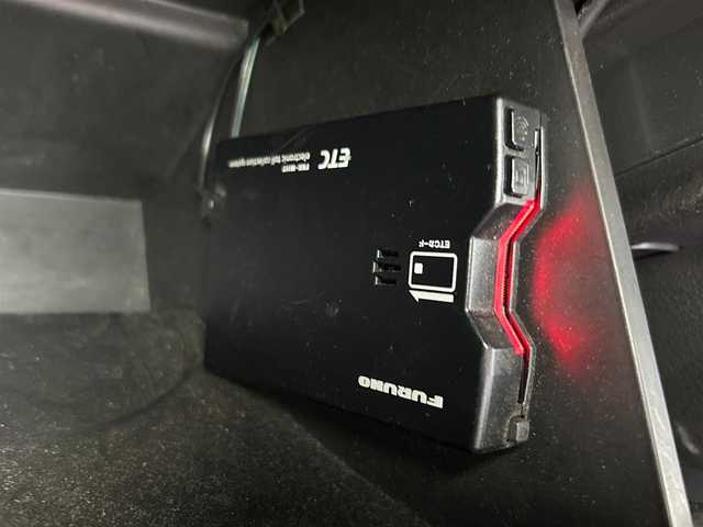 スズキ スペーシア カスタム HYBRID XS ターボ 滋賀県 2018(平30)年 10.4万km ブレイブカーキパール/ブラック2トーン ガソリン（ハイブリッド）/2WD(FF)/CVT/7インチケンウッドナビ(MDV-D504BTW)/(AM/FM/CD/DVD/Bluetooth/iPod/USB/SD/フルセグTV)/バックカメラ/ハーフレザーシート/シートヒーター/両側パワースライドドア/衝突軽減ブレーキ/レーントレーシングアシスト/オートマチックハイビーム/コーナーセンサー/横滑り防止装置/アイドリングストップ/革巻きステアリング/ステアリングスイッチ/クルーズコントロール/オートライト/パドルシフト/純正フロアマット/純正ドアバイザー/プッシュスタート/スペアキー