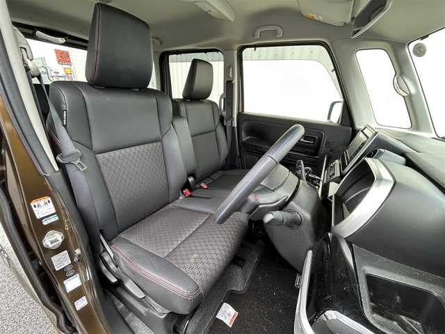スズキ スペーシア カスタム HYBRID XS ターボ 滋賀県 2018(平30)年 10.4万km ブレイブカーキパール/ブラック2トーン ガソリン（ハイブリッド）/2WD(FF)/CVT/7インチケンウッドナビ(MDV-D504BTW)/(AM/FM/CD/DVD/Bluetooth/iPod/USB/SD/フルセグTV)/バックカメラ/ハーフレザーシート/シートヒーター/両側パワースライドドア/衝突軽減ブレーキ/レーントレーシングアシスト/オートマチックハイビーム/コーナーセンサー/横滑り防止装置/アイドリングストップ/革巻きステアリング/ステアリングスイッチ/クルーズコントロール/オートライト/パドルシフト/純正フロアマット/純正ドアバイザー/プッシュスタート/スペアキー