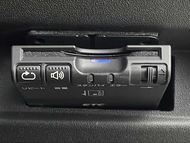 スズキ ジムニー XL 新潟県 2018(平30)年 2.4万km スペリアホワイト 4WD/5速MT/社外SDナビ/(AVN-D9)/(フルセグTV/Bluetooth/CD/DVD/USB)/バックカメラ/横滑り防止装置/盗難防止装置/ダウンヒルアシストコントロール/Ｄ＋Ｎ席シートヒーター/ETC/前方ドライブレコーダー/ラダー/社外マフラー(純正マフラー車載)/社外サイドマーカー/チューンアップトゥイーター/スペアキー1本